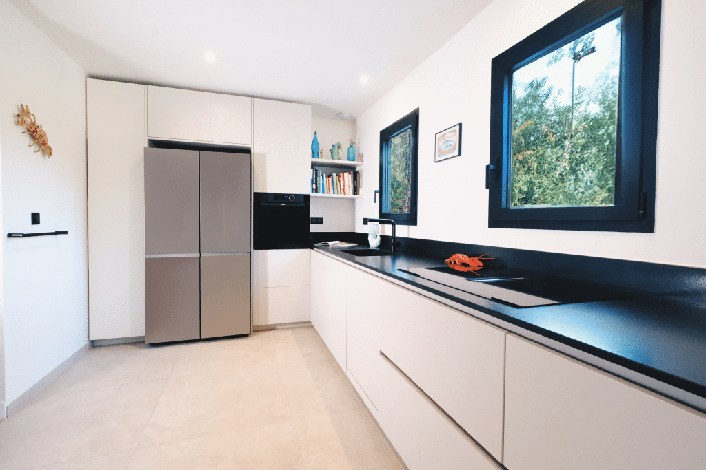 Rénovation complète d'une cuisine à Salles-sur-mer par Design17