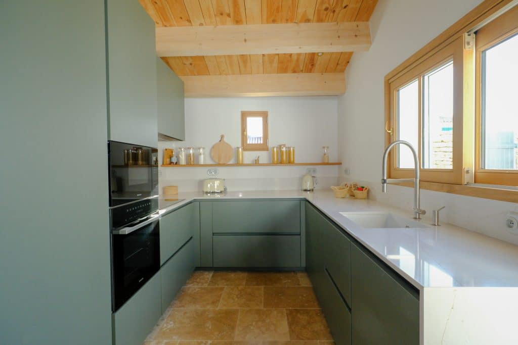 rénovation totale d'une cuisine, meubles sur-mesure à Saint-Clément-des-Baleines sur l'île de Ré par Design17