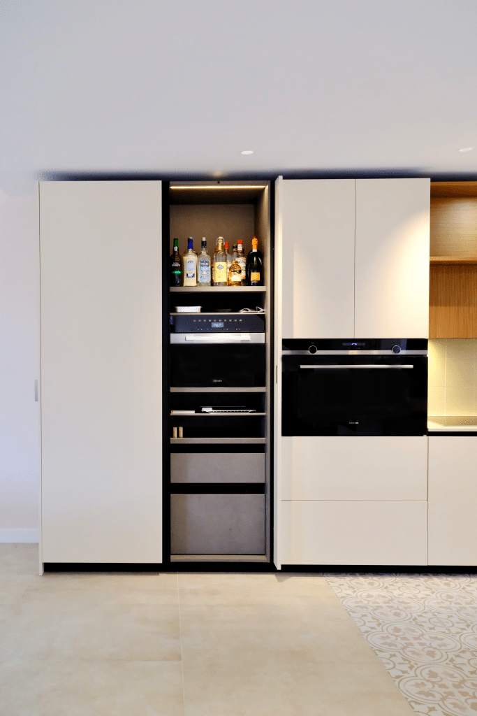 cuisine annexe d'une maison à La Flotte-en-Ré sur l'Ile de Ré réalisée par Design17